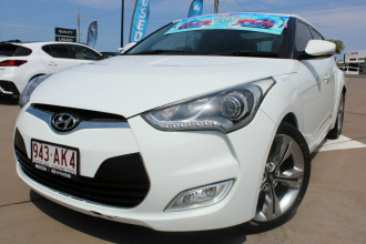 2012 Hyundai Veloster FS + Coupe Hatchback Image 2