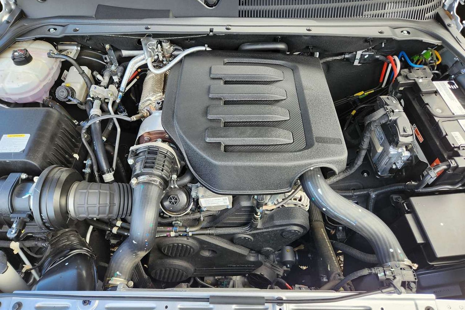 2023 Mahindra Scorpio  Z8 SUV