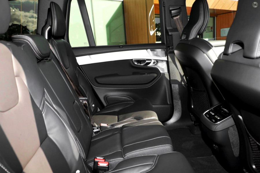 2026 Volvo XC90 L Series Black Edition SUV Image 9