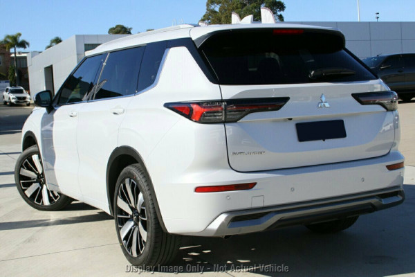 2025 Mitsubishi Outlander ZM Exceed SUV Image 3