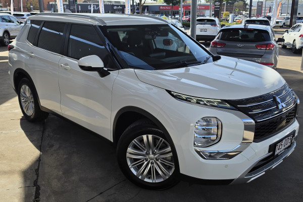 2024 Mitsubishi Outlander ZM LS SUV Image 1