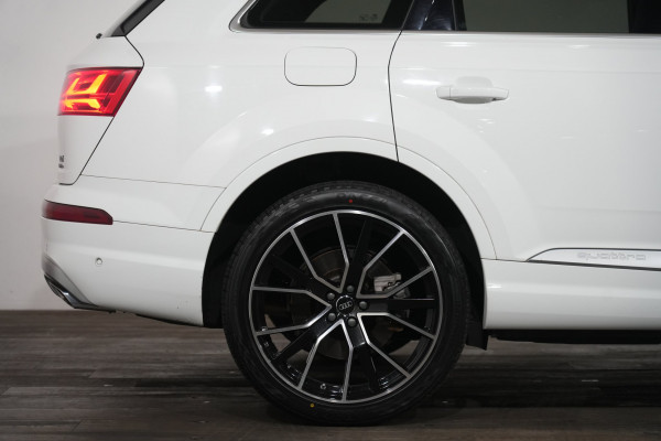 2016 Audi Q7 4M TDI SUV Image 6