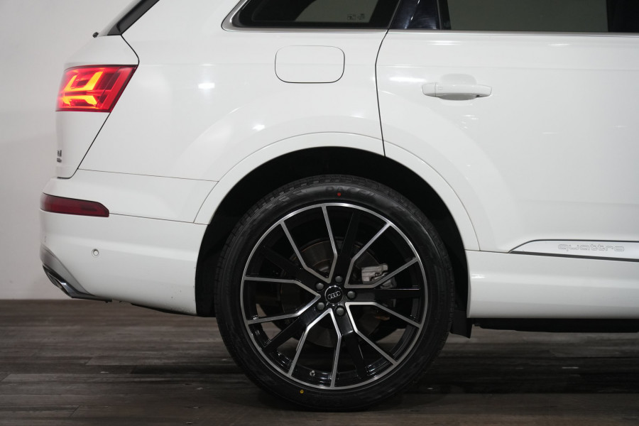 2016 Audi Q7 4M TDI SUV Image 6
