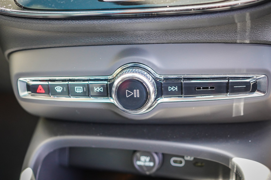 2023 MY24 Volvo C40 XZ Recharge Twin Pure Electric SUV Image 24