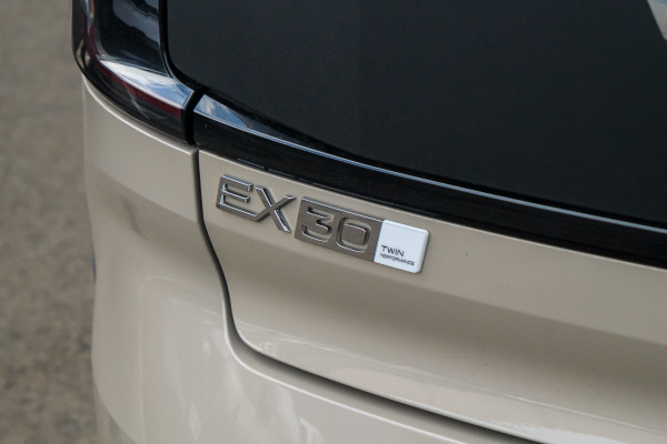 2026 Volvo EX30 Cross Country  Ultra Twin Motor Performance SUV Image 20
