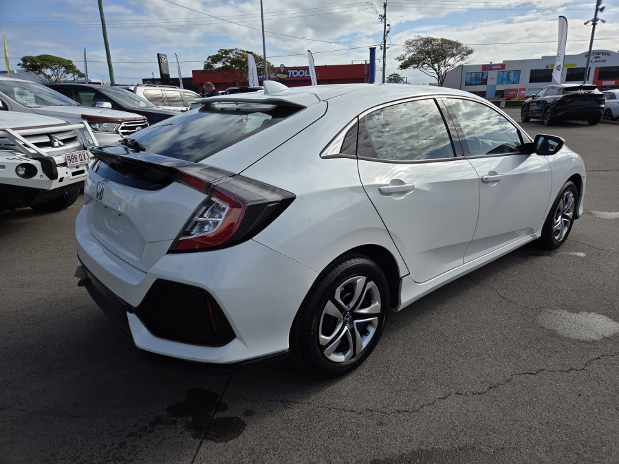 2018 Honda Civic 10th Gen VTi Hatch Image 6