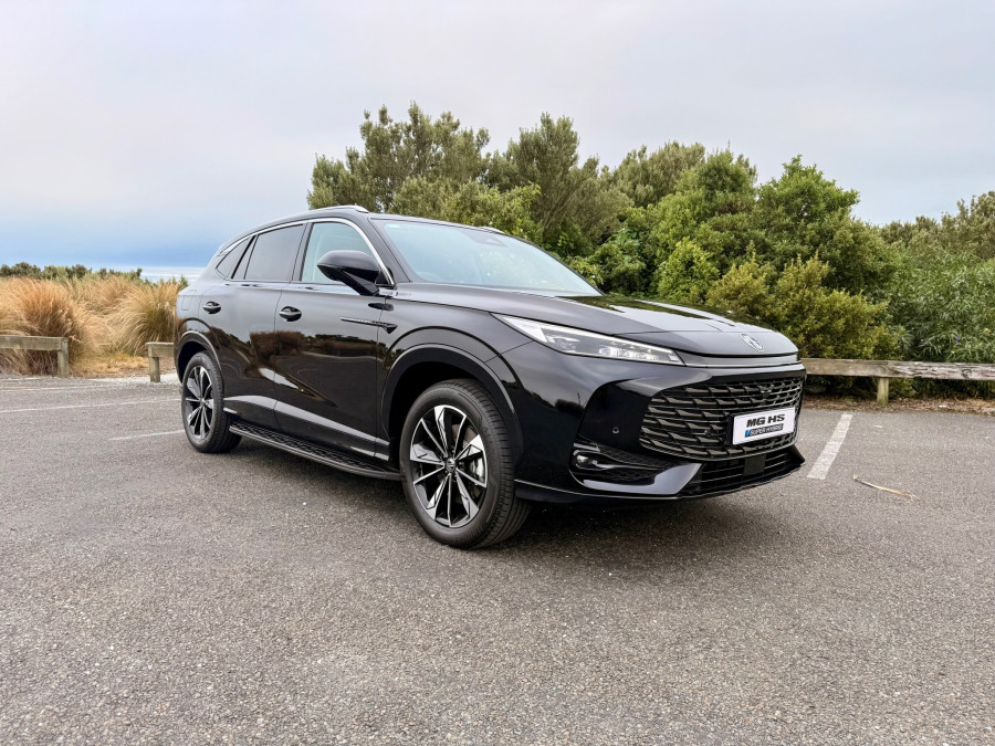 2026 MY25 MG HS AS33 Super Hybrid Essence SUV Image 1