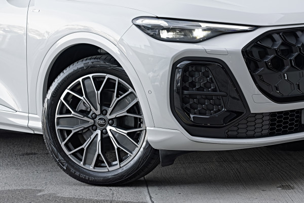 2025 Audi Q5 FY TFSI Sport 200KW SUV image 6