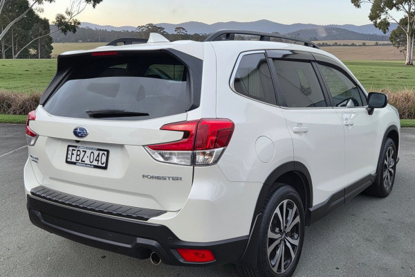 2023 Subaru Forester S5 2.5i Premium SUV Image 7