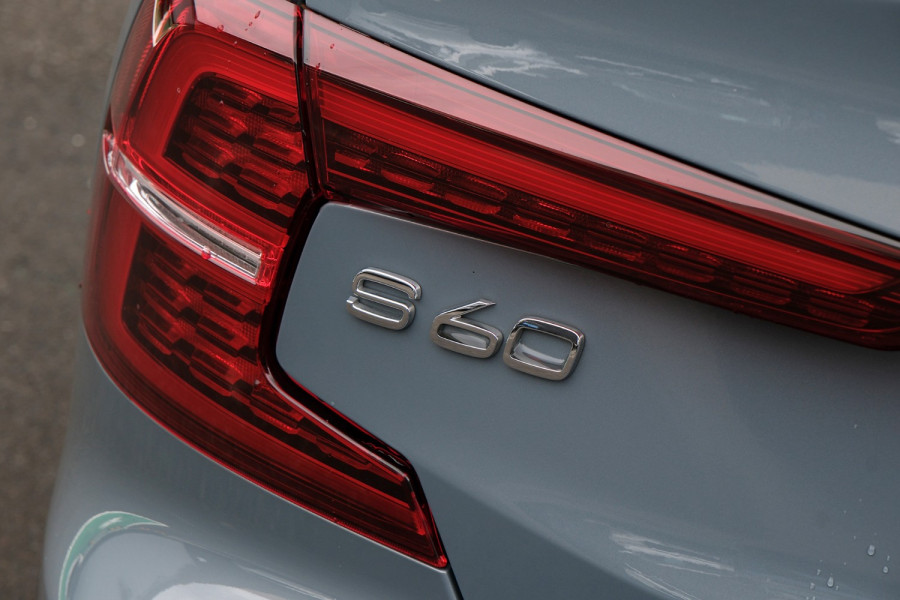 2022 Volvo S60  B5 Inscription Sedan Image 23