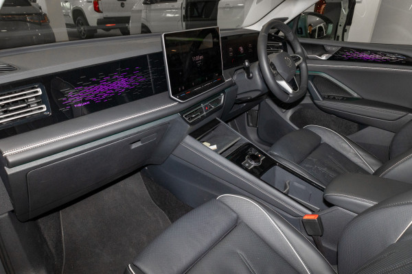 2025 Volkswagen Tiguan CT 150TSI Elegance SUV image 8