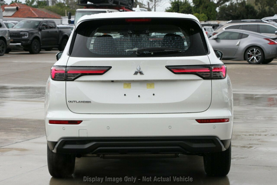 2026 MY25 Mitsubishi Outlander ZM ES SUV Image 14