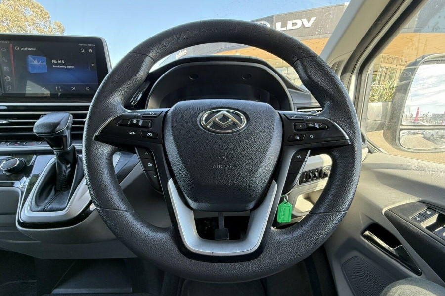 2021 LDV Deliver 9  11-Seat Bus Image 12