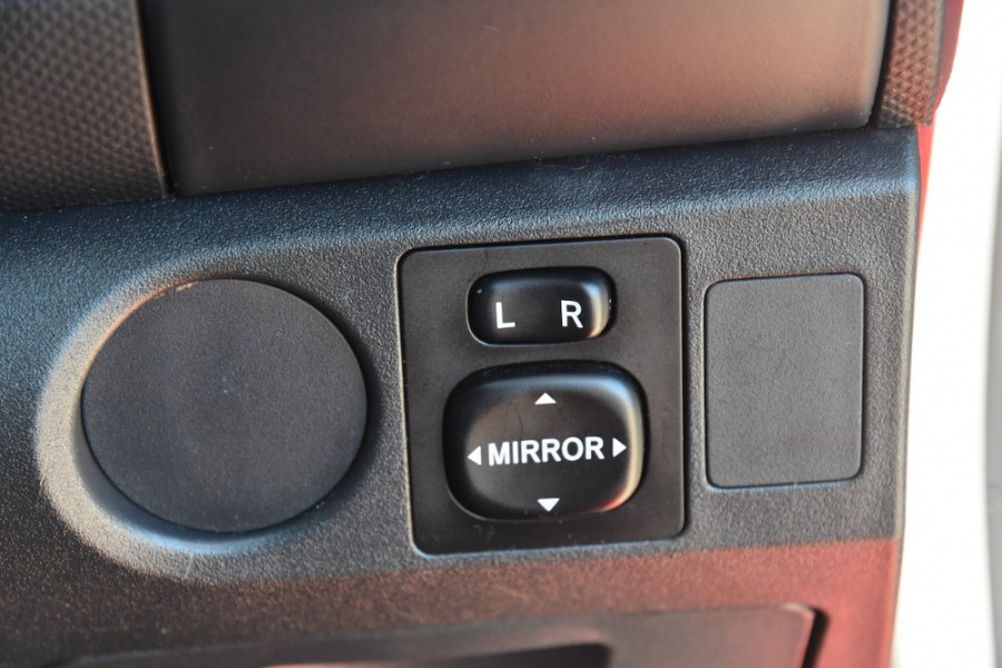 2006 Toyota Yaris NCP90R YR Hatchback Image 16