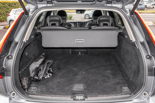 2020 Volvo XC60 UZ T5 SUV Image 21