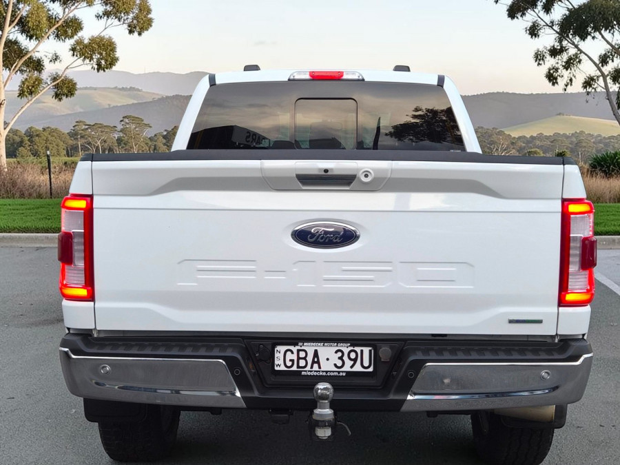 2023 Ford F-150  Lariat Dual Cab Image 6