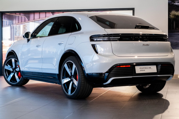 2025 Porsche Macan SUV