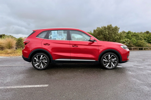 2026 MG ZS ZS32 Essence SUV Image 2