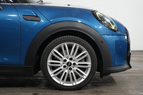 2023 MINI Cooper S Classic Hatch Image 5