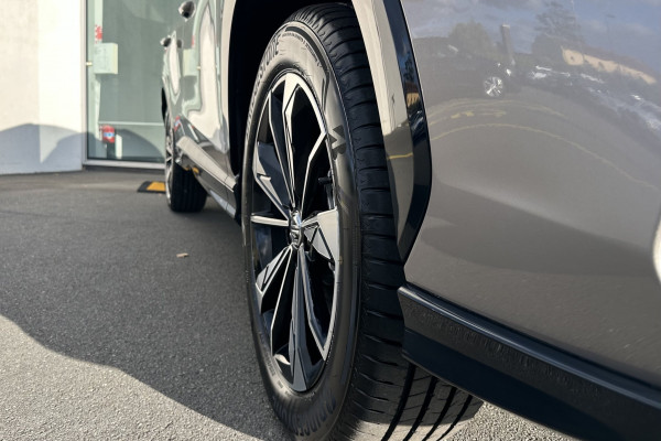 2025 MG HS AS33 Essence SUV Image 8
