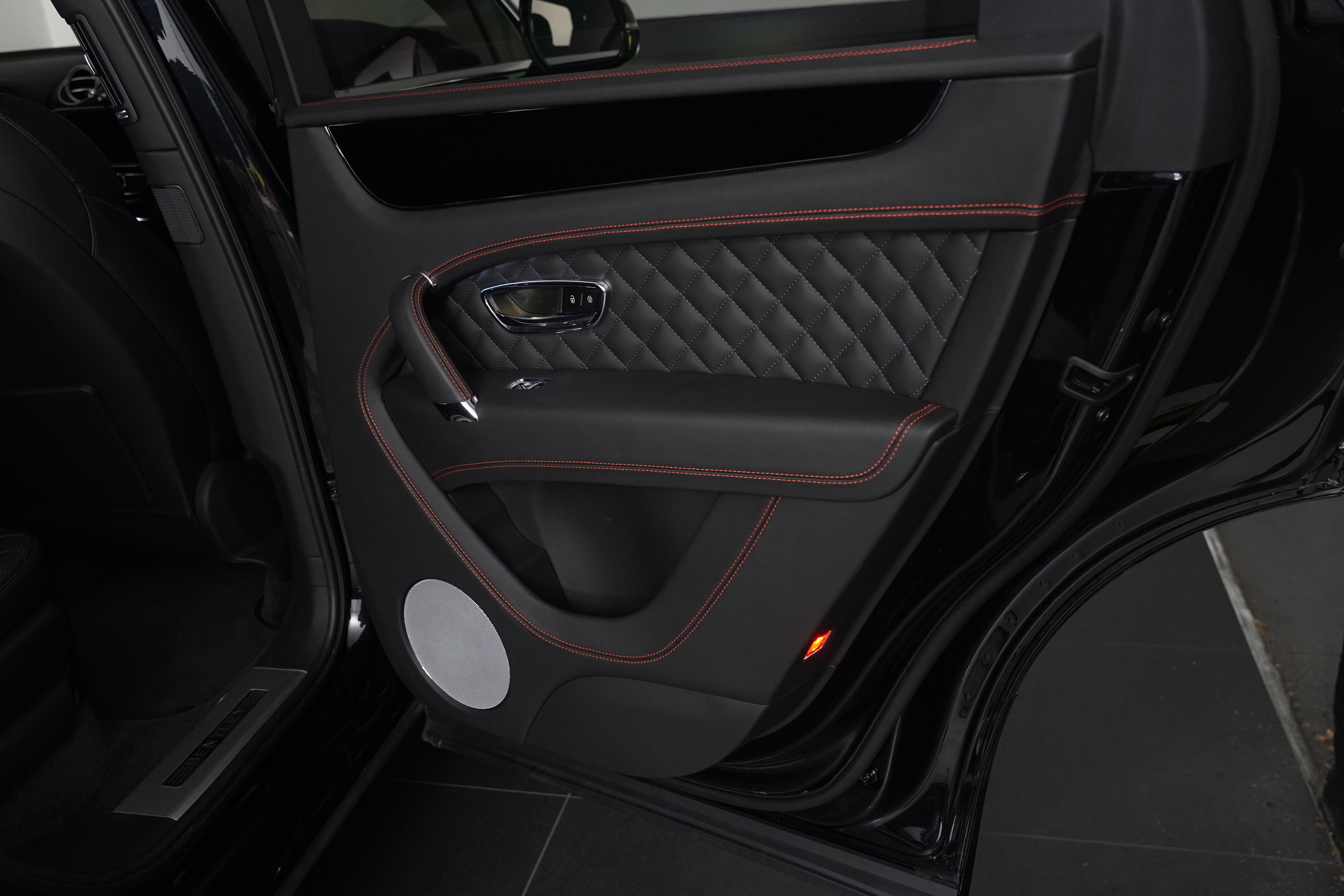 2018 Bentley Bentayga W12 Seven Seat SUV Image 51