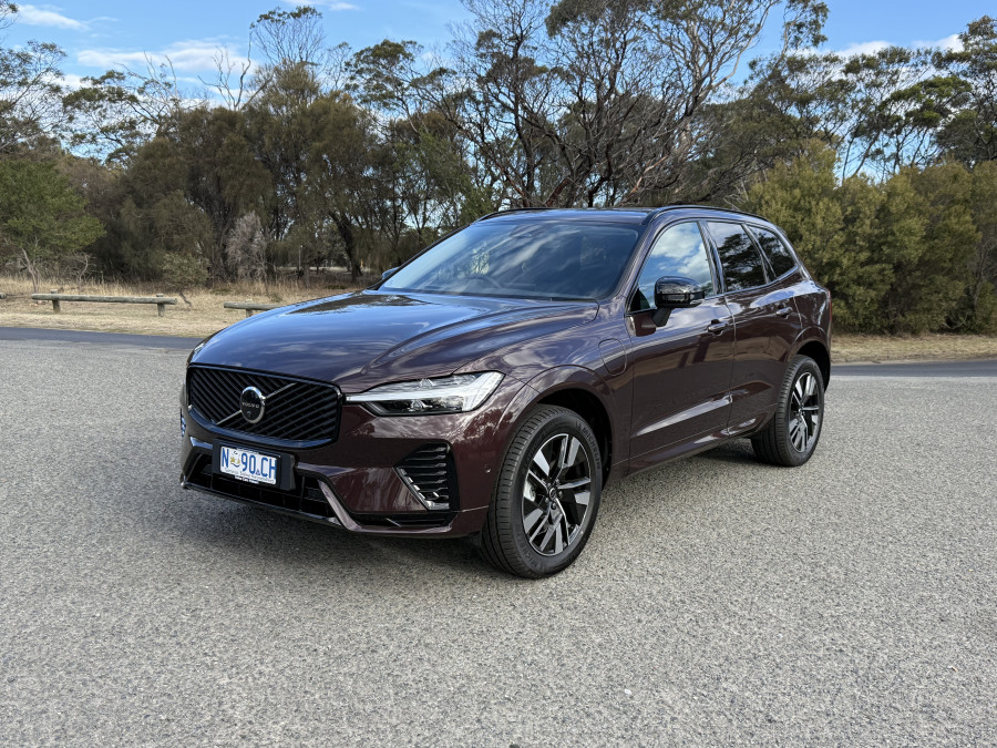 2025 MY26 Volvo XC60 UZ Plus T8 Plug-in Hybrid Dark SUV Image 3