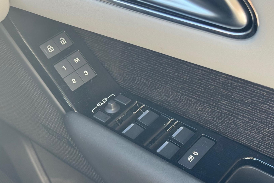 2024 MY25 Land Rover Range Rover Velar L560 P400 Dynamic HSE SUV