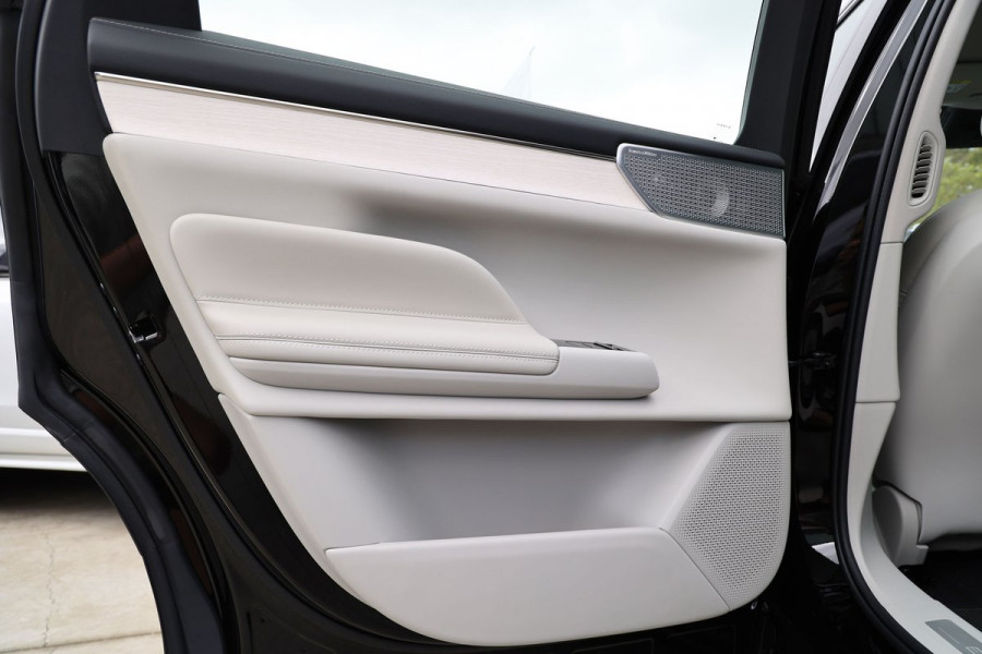 2026 Volvo ES90  Ultra Single Motor Sedan Image 29