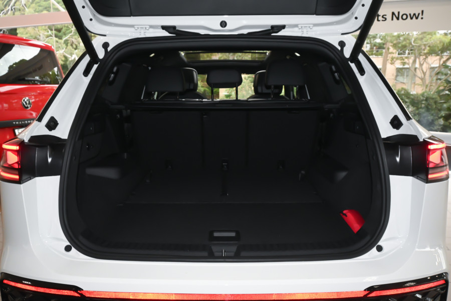 2025 MY26 Volkswagen Tayron R4 195TSI R-Line SUV Image 25