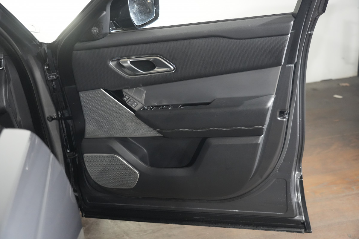 2017 Land Rover Range Rover Velar L560 D300 R-Dynamic SE SUV