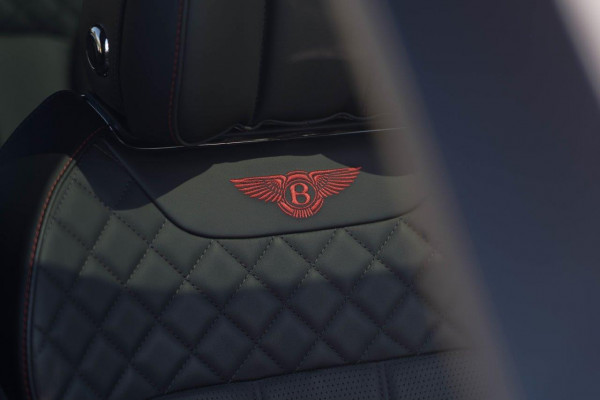 2018 Bentley Bentayga W12 Seven Seat SUV Image 9