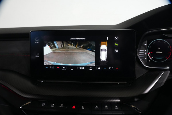 2022 Skoda Octavia RS SUV Image 27