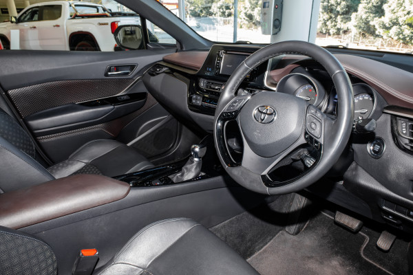 2019 Toyota C-HR NGX10R Koba SUV image 7