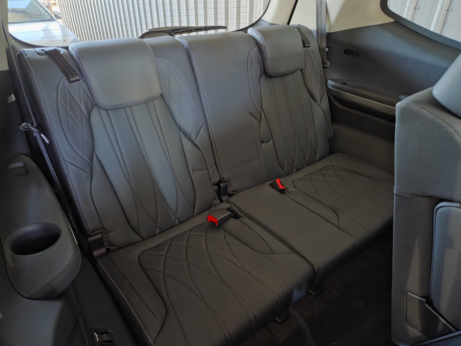 2026 MY25 LDV D90 Executive Wagon Image 11