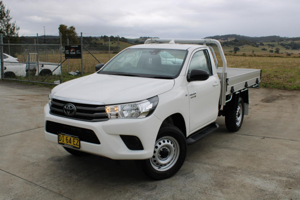 2023 Toyota Hilux GUN126R SR Cab Chassis Image 3