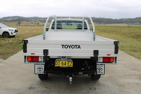 2023 Toyota Hilux GUN126R SR Cab Chassis Image 5