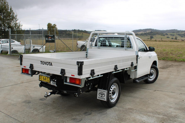 2023 Toyota Hilux GUN126R SR Cab Chassis Image 6