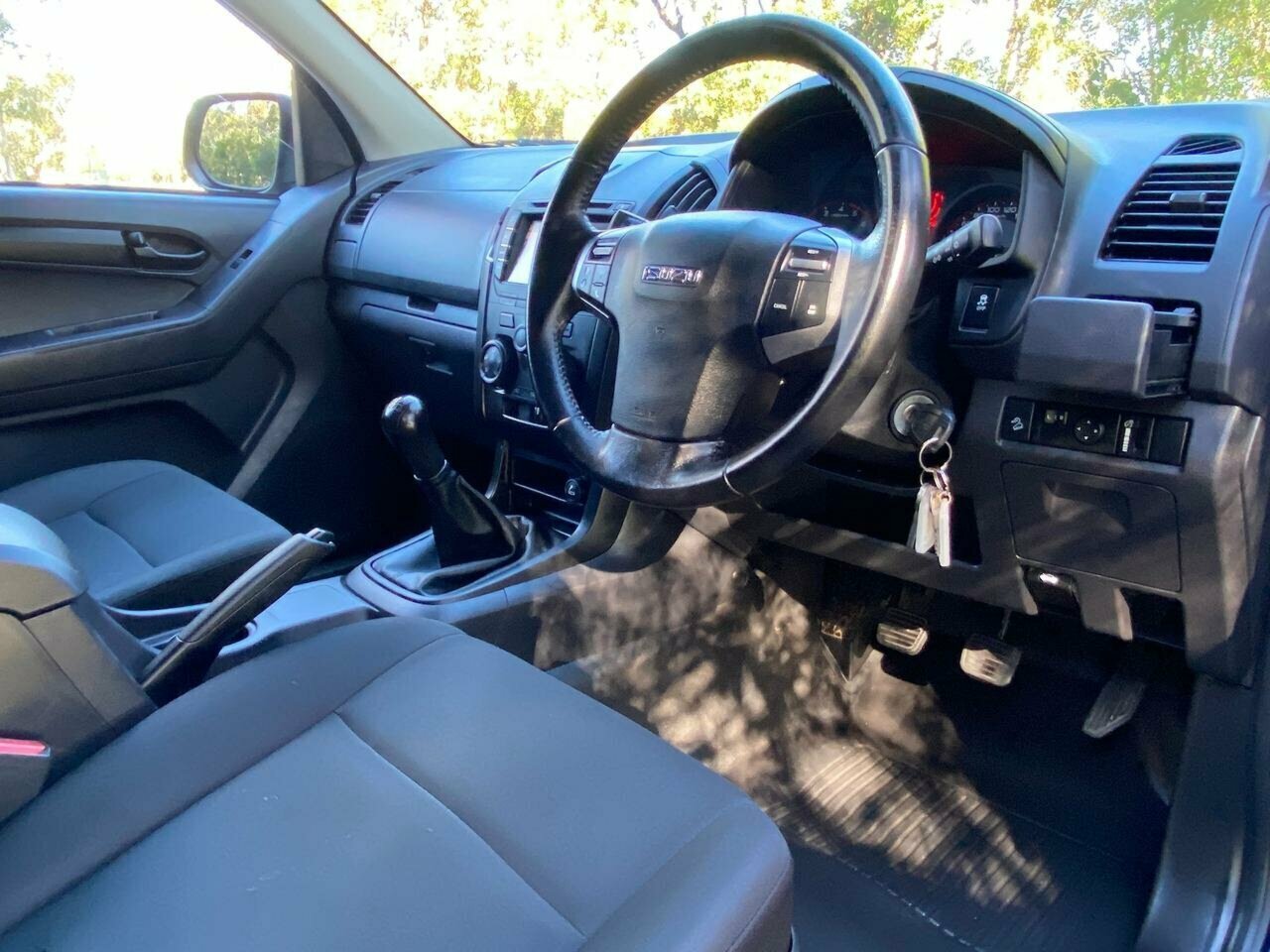 2018 MY17 Isuzu D-MAX MY17 SX 4x2 Cab Chassis Image 9