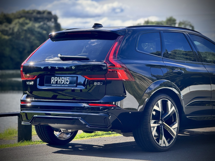 2026 Volvo XC60 UZ Ultra B5 Dark SUV Image 7