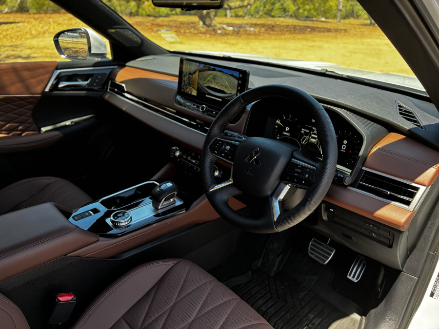 2025 Mitsubishi Outlander ZM Exceed Tourer SUV Image 12