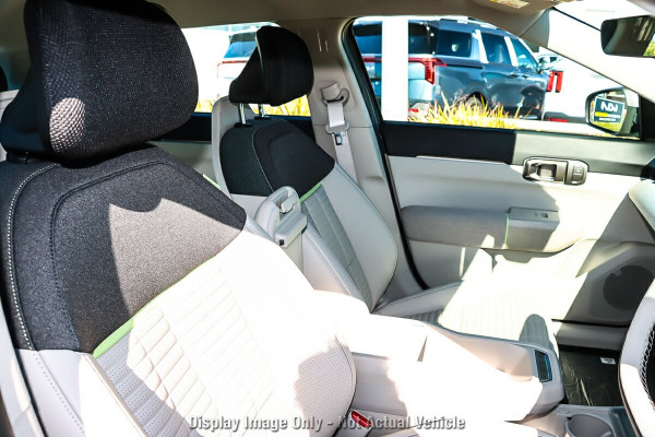 2026 Kia EV4  Earth Long Range Sedan Image 12