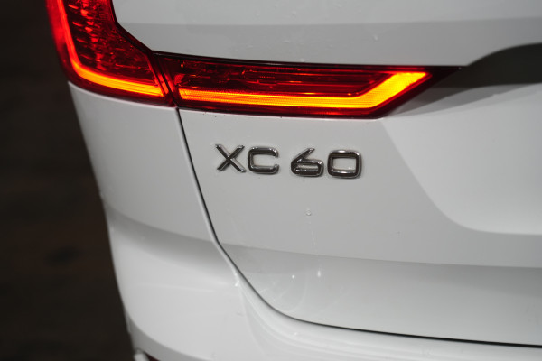 2019 Volvo XC60 UZ D4 Momentum SUV Image 9