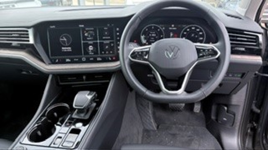 2024 Volkswagen Touareg RC 210TDI Elegance SUV Image 19