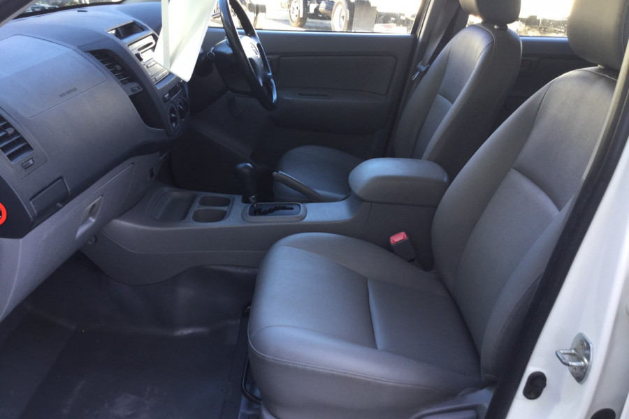 2009 Toyota HiLux 6M7099000 Workmate Ute Image 14