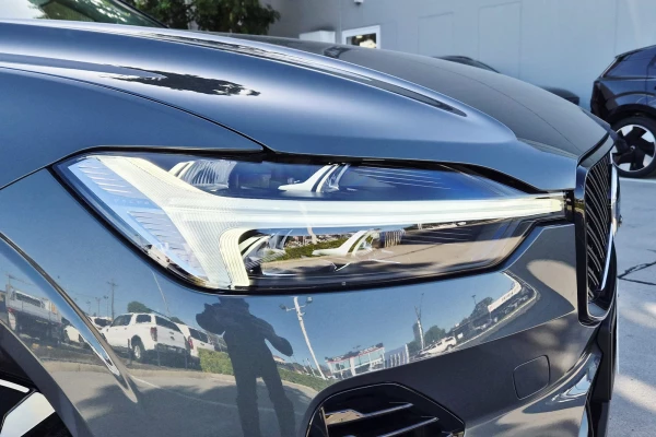 2026 Volvo XC60 UZ Ultra T8 Plug-in Hybrid Dark SUV Image 5