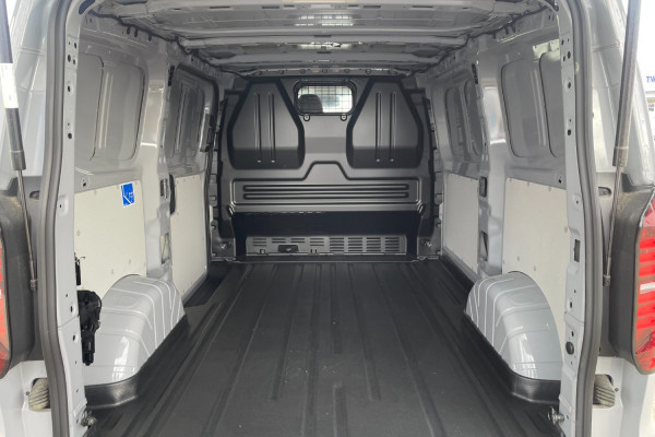 2026 MY25 Volkswagen Transporter NSN SWB Van Van Image 10