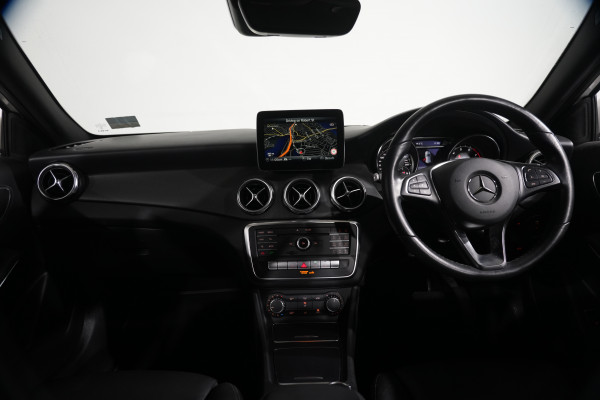 2019 Mercedes-Benz GLA-Class 180 SUV image 13