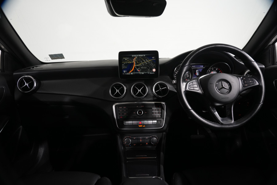 2019 Mercedes-Benz GLA-Class 180 SUV Image 13