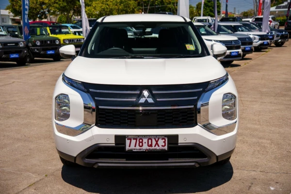 2026 MY25 Mitsubishi Outlander ZM ES SUV Image 5