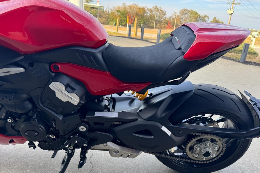 2024 Ducati Diavel V4 Diavel Image 10